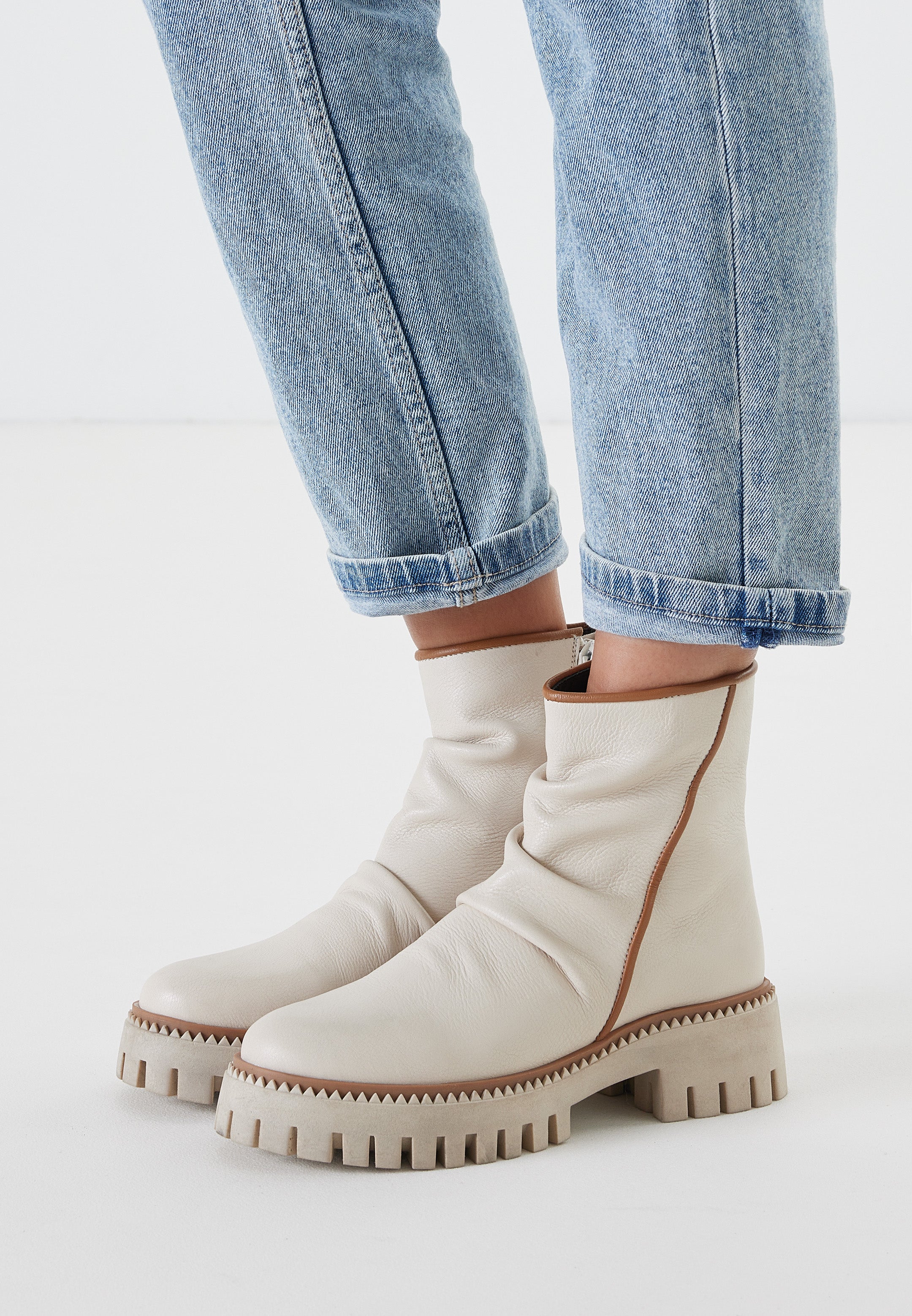 Boots Off-White 85.614 Women's