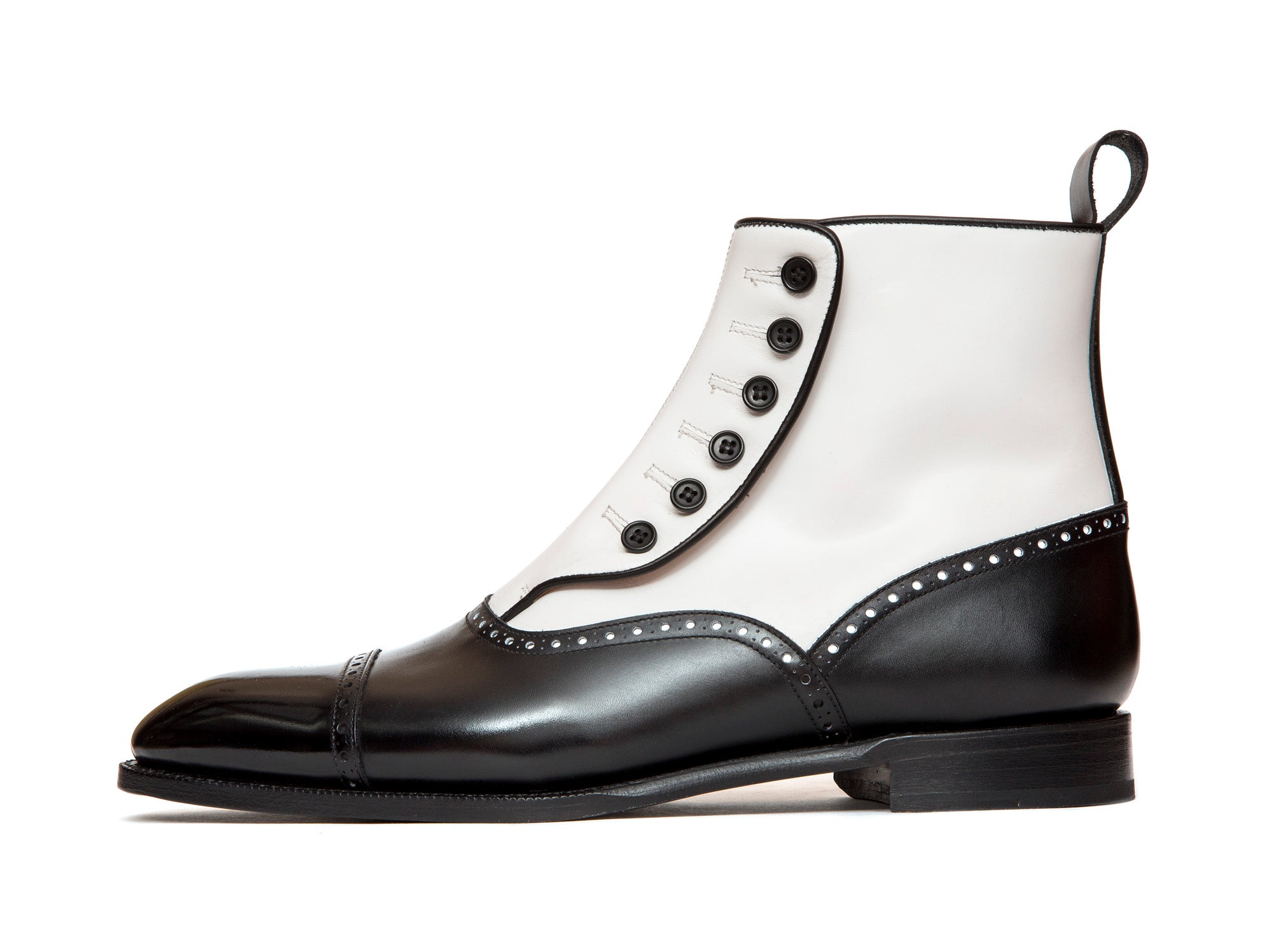 Puyallup black calf/white calf shoes with NGT last and single leather sole