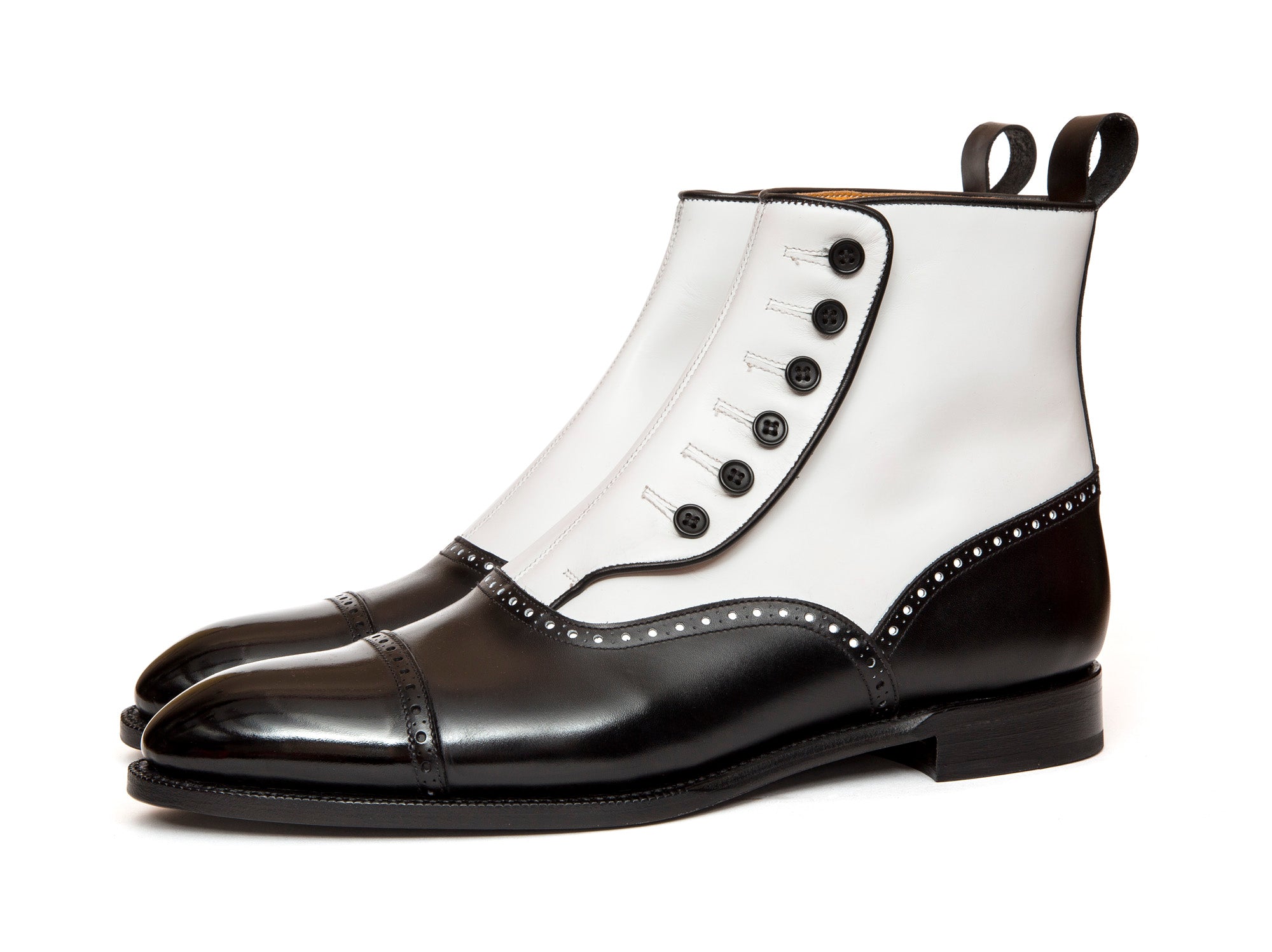 Puyallup black calf/white calf shoes with NGT last and single leather sole