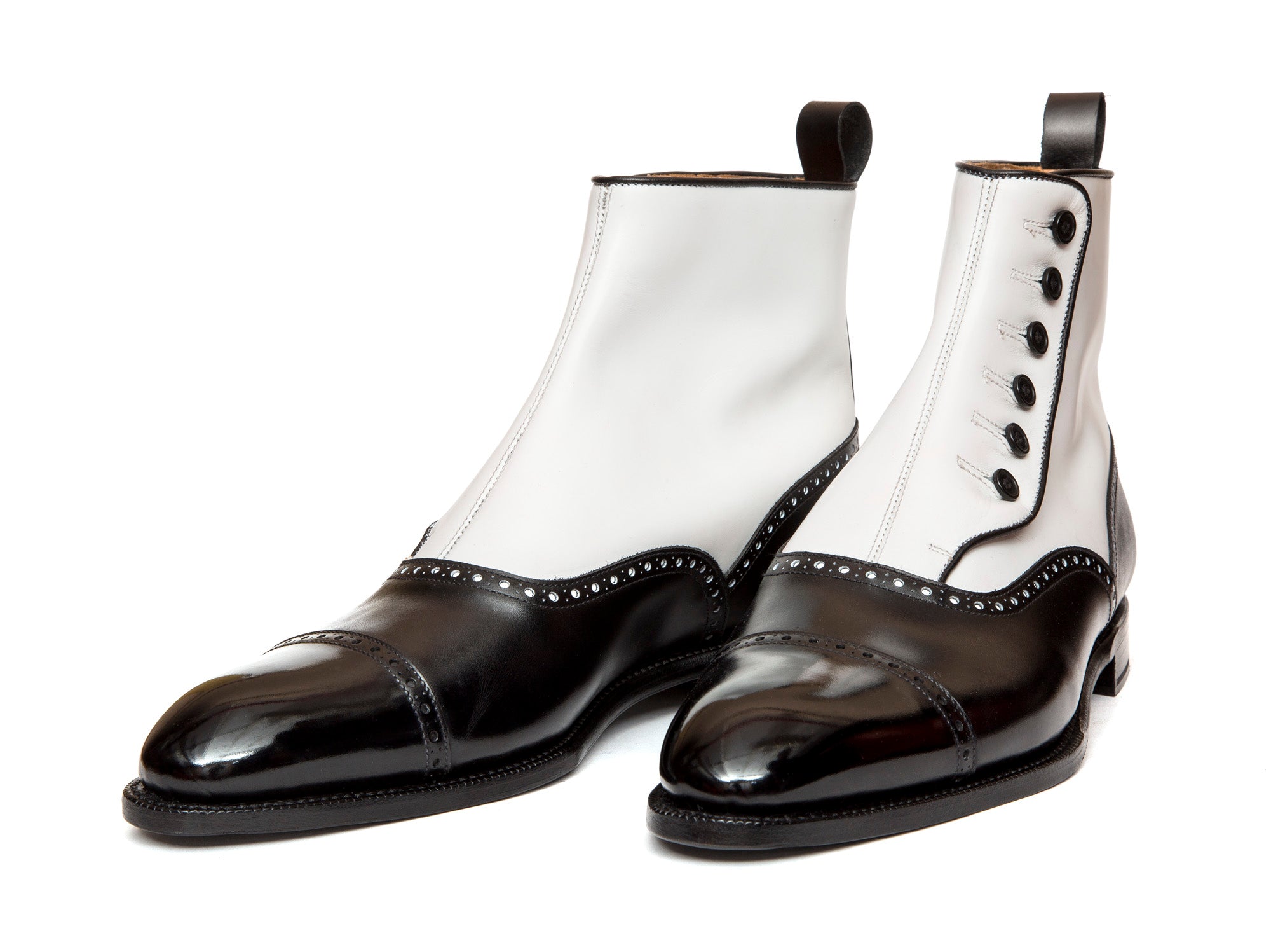 Puyallup black calf/white calf shoes with NGT last and single leather sole