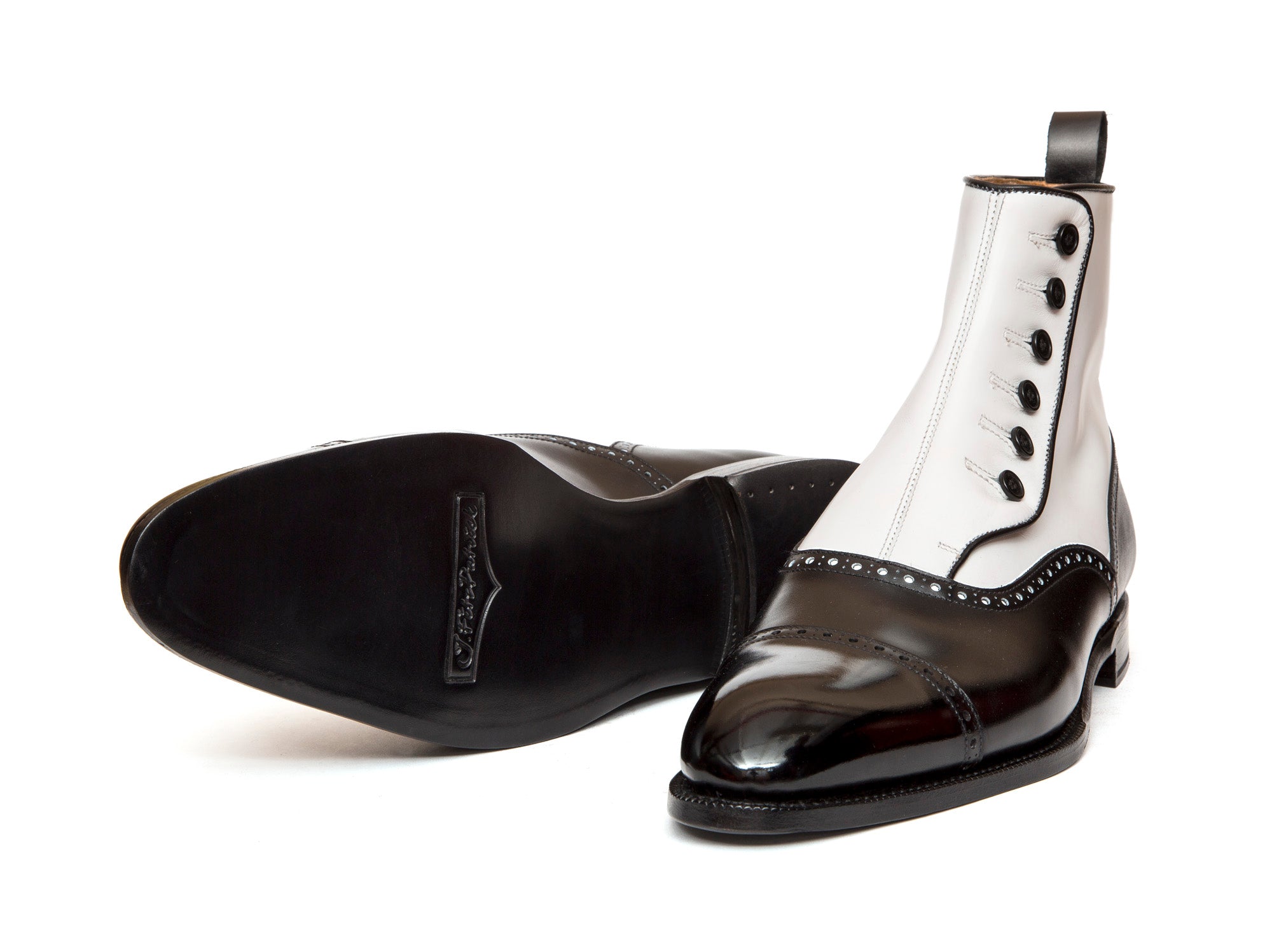 Puyallup black calf/white calf shoes with NGT last and single leather sole