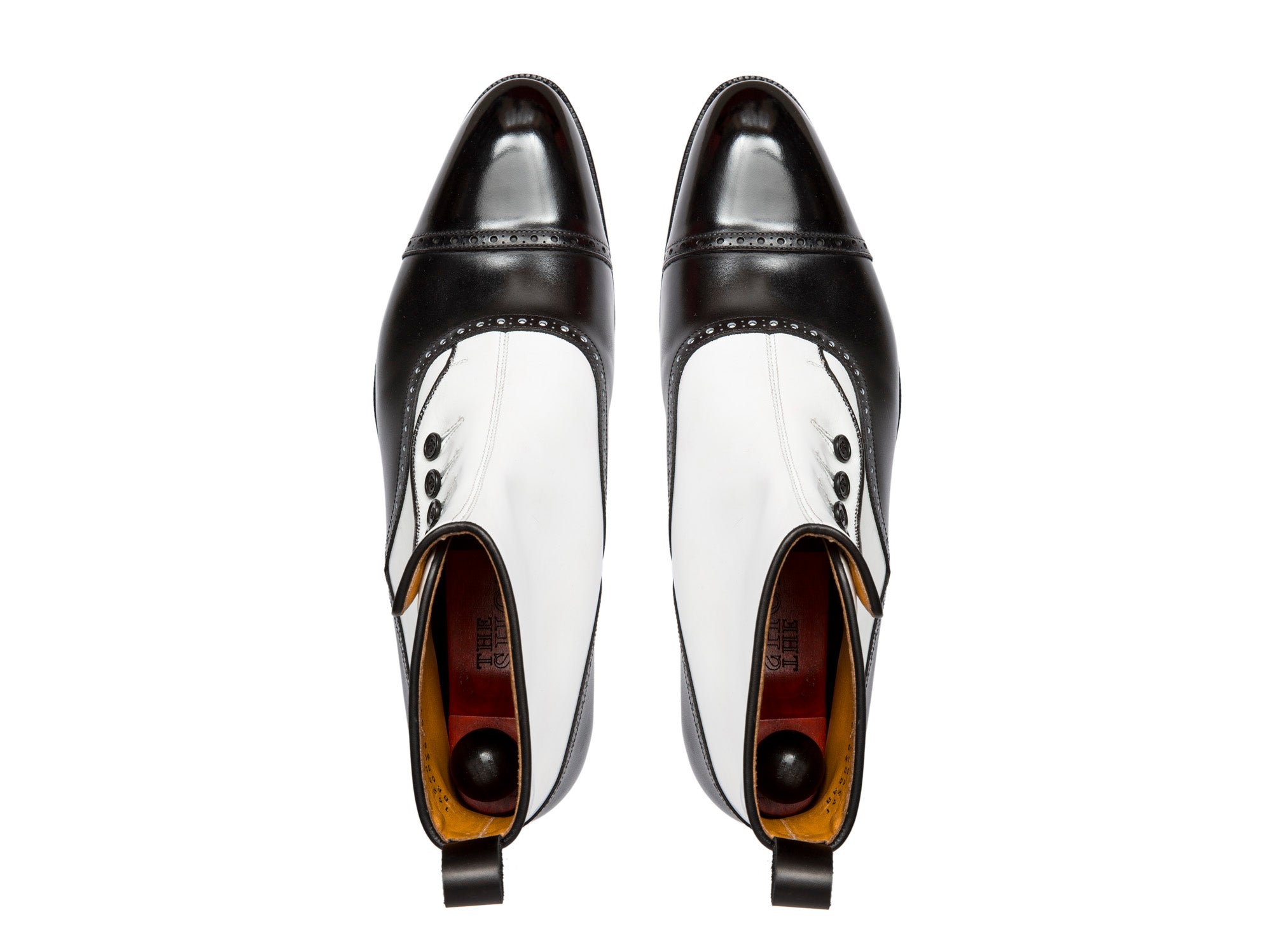 Puyallup black calf/white calf shoes with NGT last and single leather sole